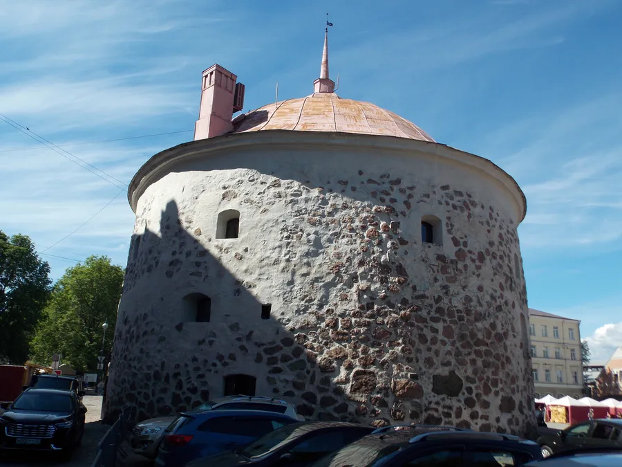 Круглая башня